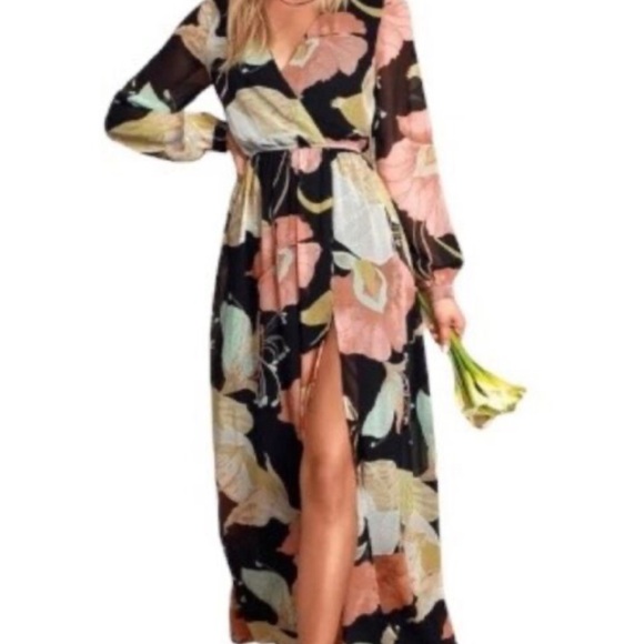 Lulu's Maxi Dress Size medium Black Floral Print Long Sleeves Lined - Picture 2 of 8